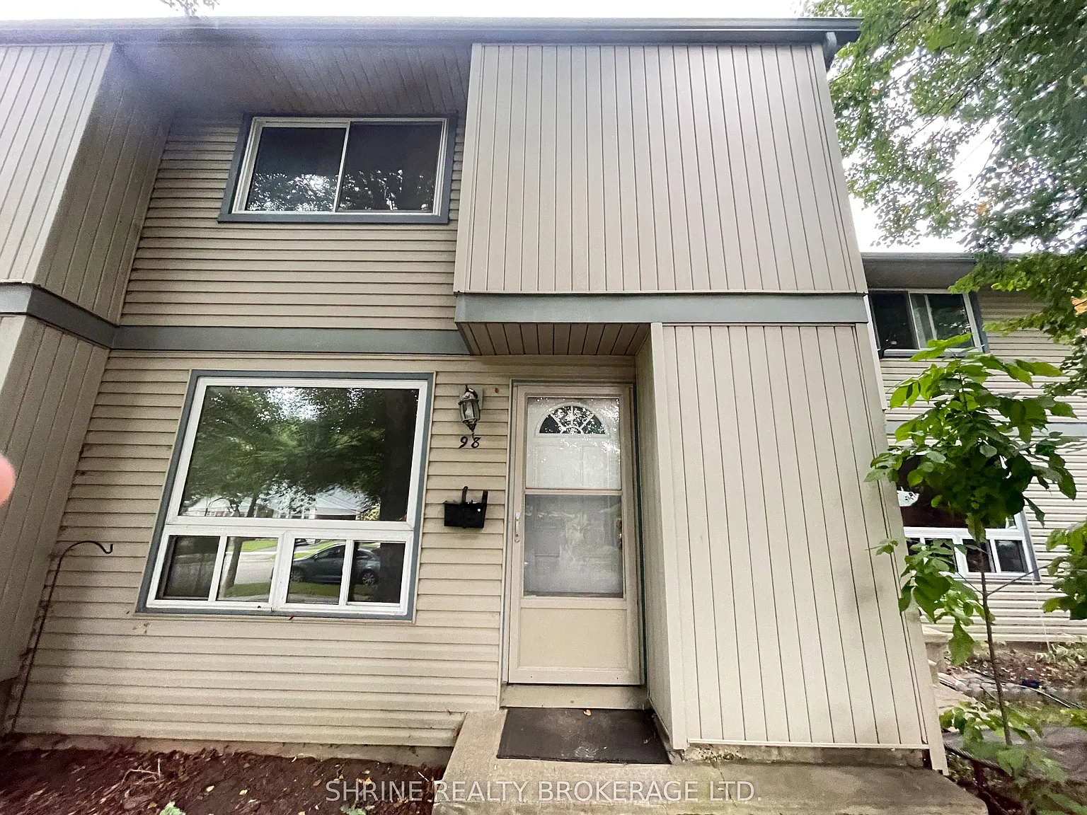 3 bed, $2,150 — Photo 2