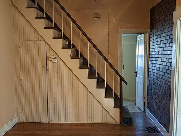 4th image of 135 S 6th St