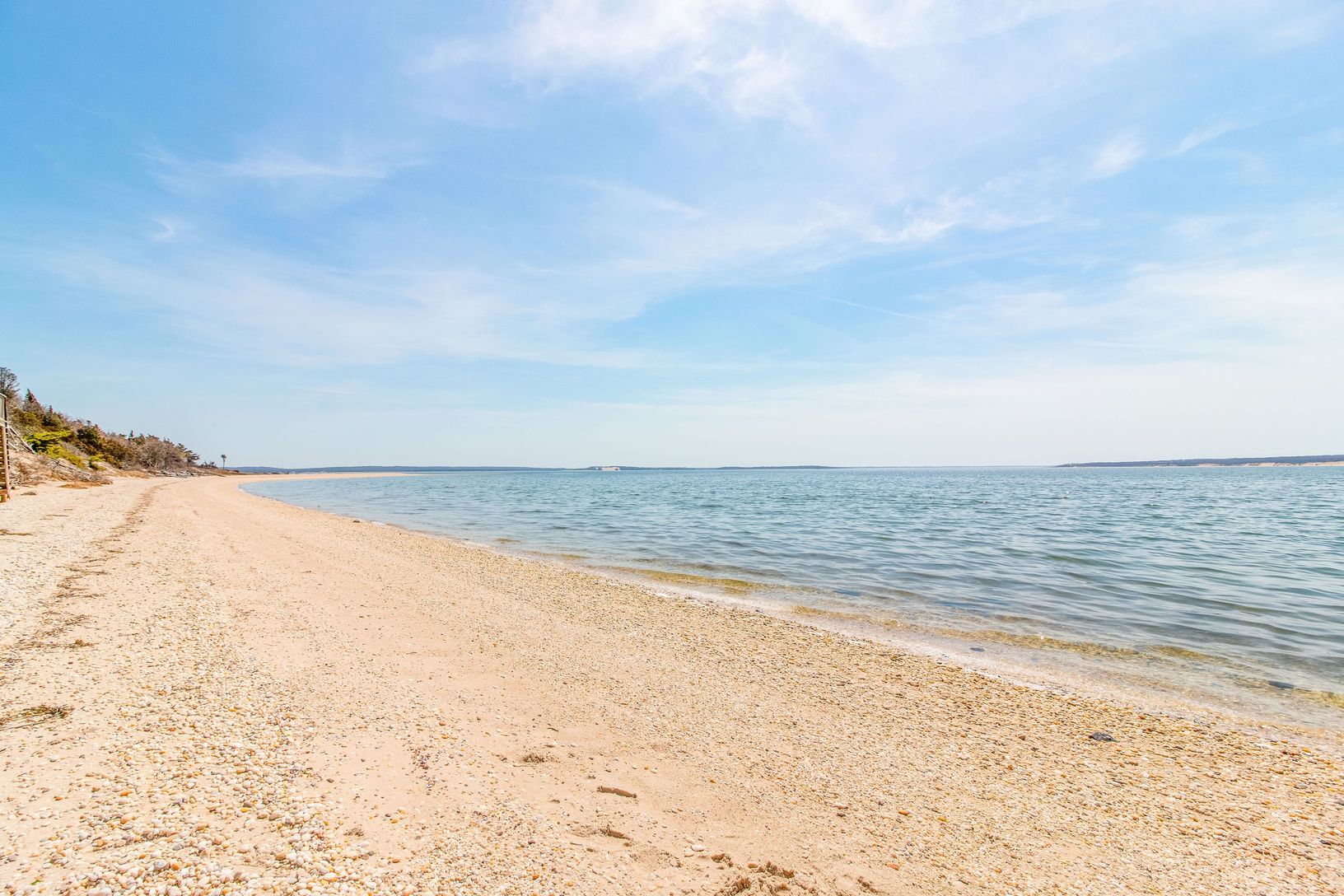  Beach at the end of the point - access a few steps away from house