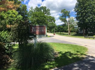 18117 Riverside Townhouses Rd #17, Manchester, VT 05255
