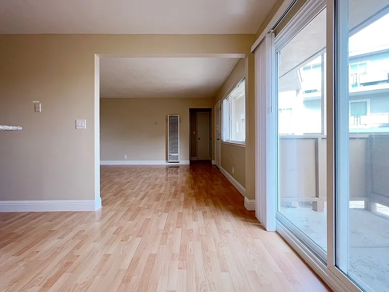 El Camino Real Apartments — Photo 24