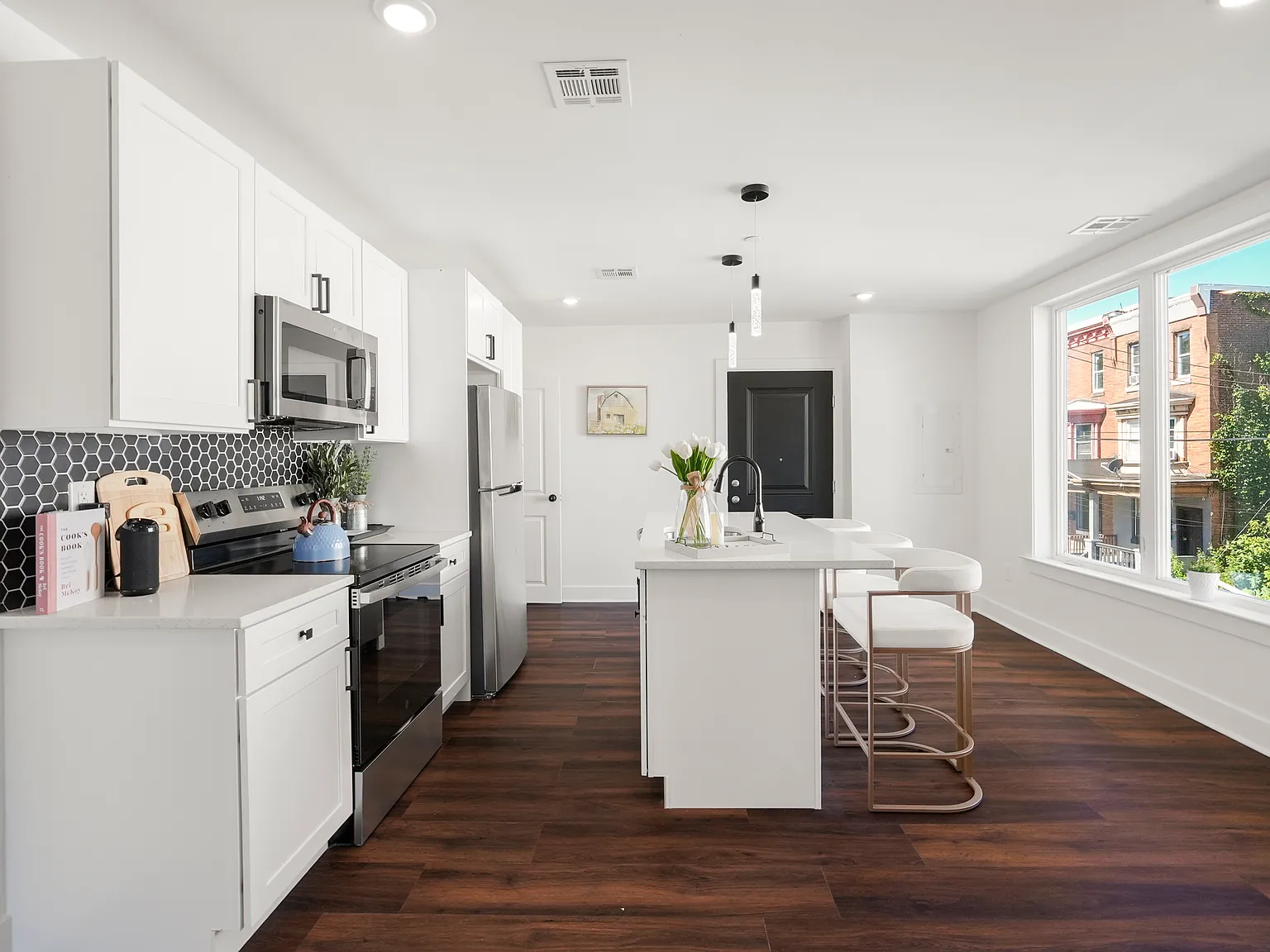 2 bed, 1138 sqft, $1,989 — Photo 3