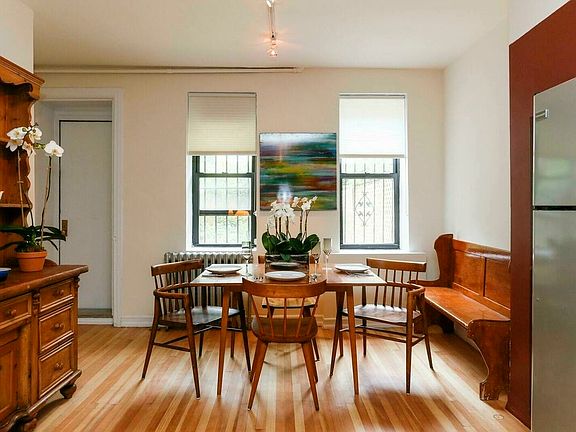 4th image of 155 W 121st St