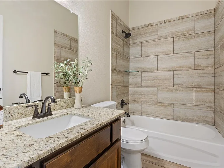 2618 Bolzano Trl — Photo 25