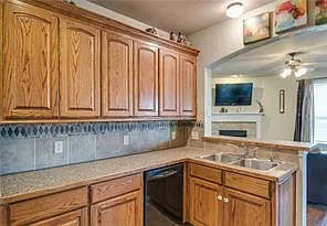 500 Leatherman Dr — Photo 16