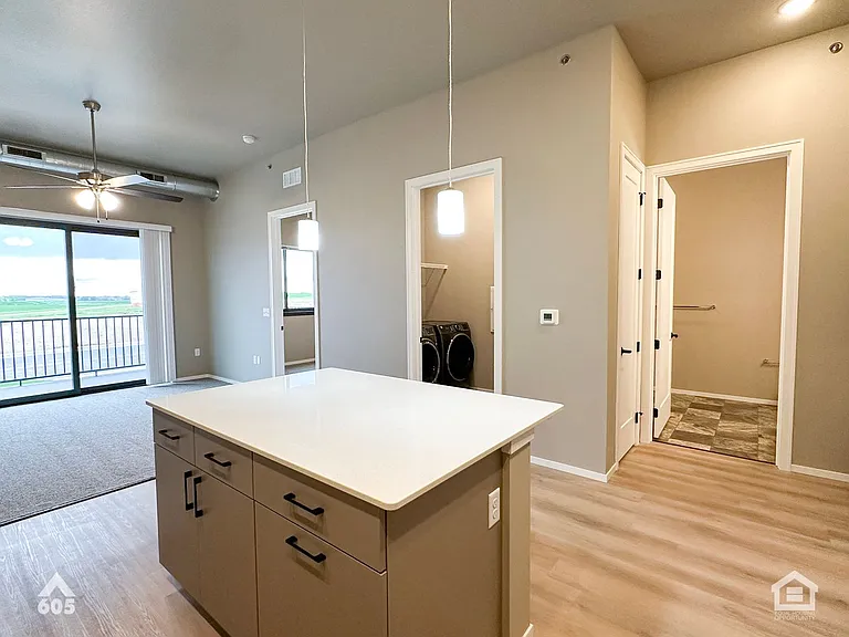 University Hills Village — Photo 154