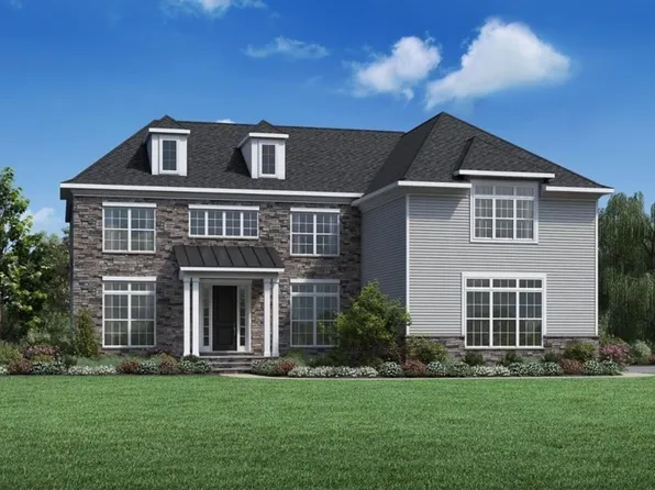 52 Chamberlain St, Hopkinton, MA 01748