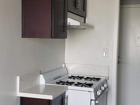 5th image of 3316 San Marino St