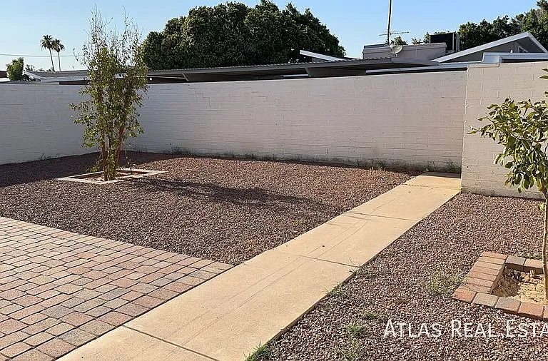 528 W La Jolla Dr — Photo 11