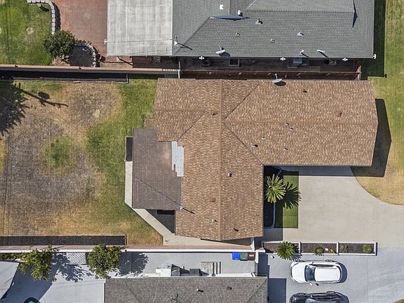 4th image of 5040 N Lyman Ave