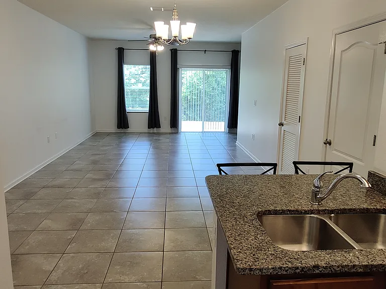 628 Servia Dr — Photo 8