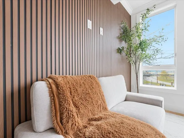 184 Central Avenue image 3 of 37