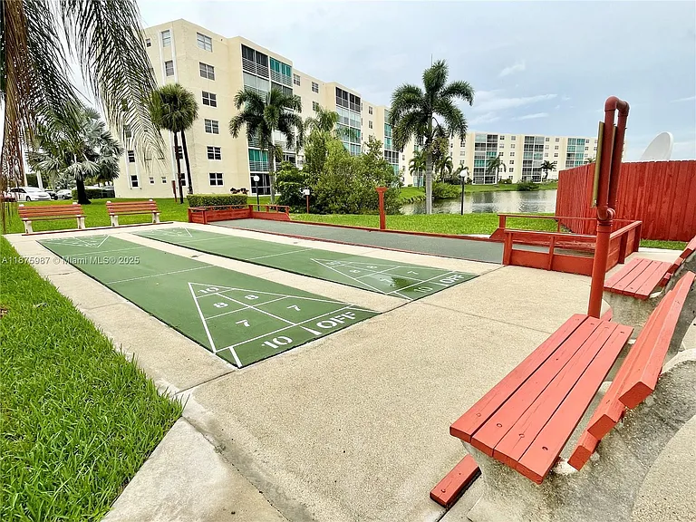 131 SE 3rd Ave #305 — Photo 26