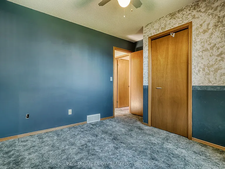 7740 Chorozy St — Photo 16