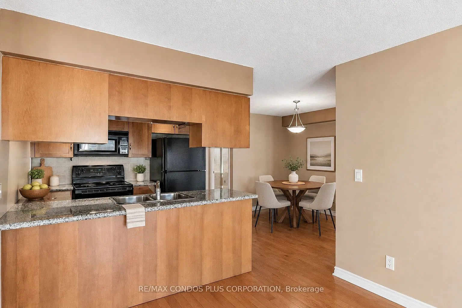 3 bed, $3,600 — Photo 3