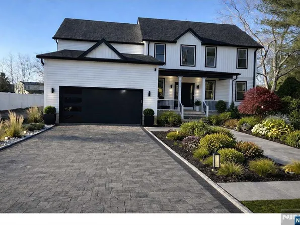 919 Sicklerville Rd, Sicklerville, NJ 08081