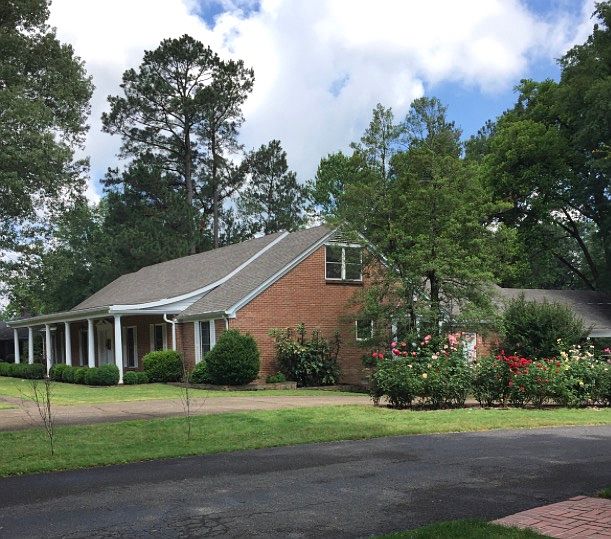 1st image of 906 Cooper Dr