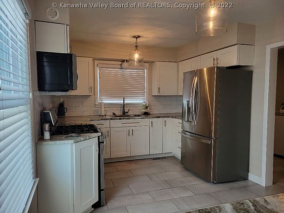 5th image of 1405 Camden Dr