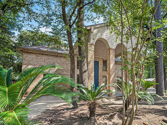4th image of 8103 Oak Moss Dr