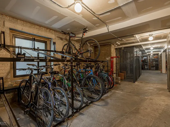 Kenmore 5800 N, 5802 N Kenmore Ave #5800-2, Chicago, IL 60660