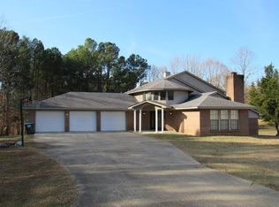 1907 Sweethome Rd, Grenada, MS 38901