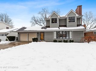 1009 W Pendleton Pl, Mount Prospect, IL 60056