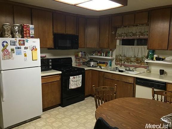 4th image of 3648 Madera Ave