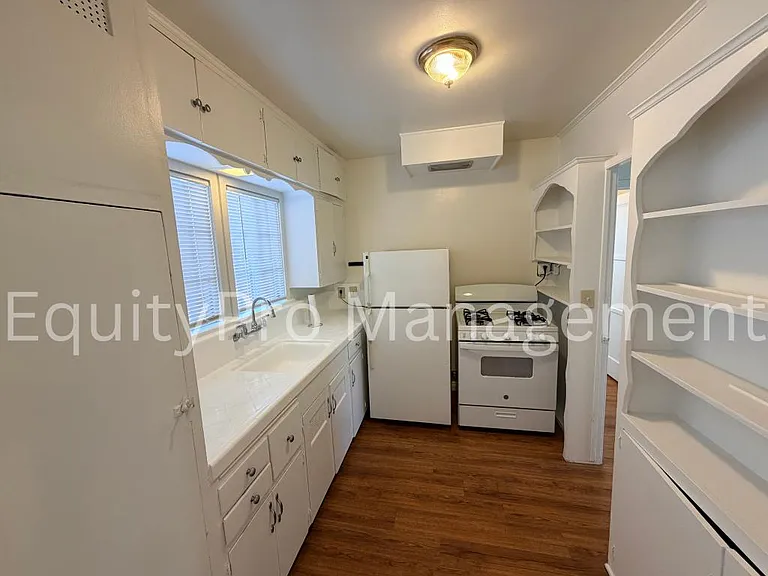6706 S Pickering Ave #6708-1/2 — Photo 7