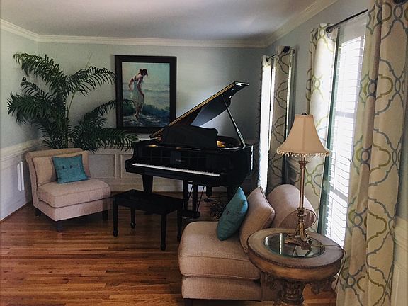 3rd image of 8717 Scarsdale Dr
