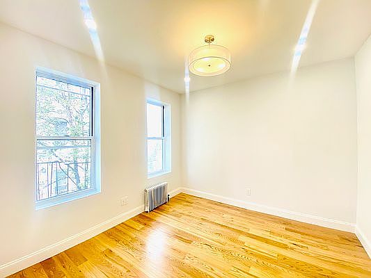 4th image of 48-15 43rd Ave #3C