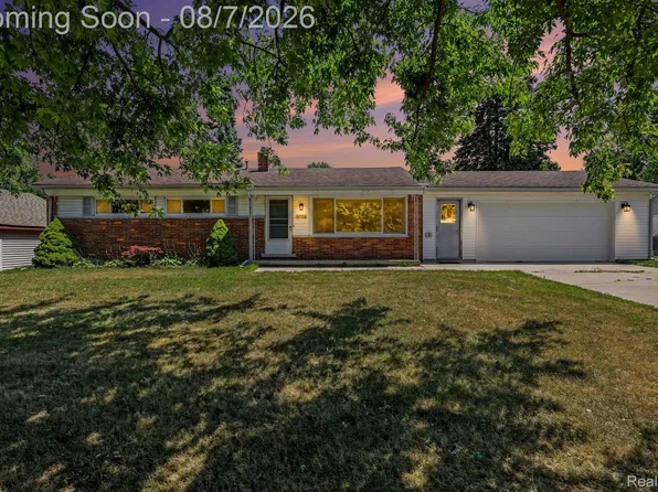 3728 Shoals St, Waterford, MI 48329