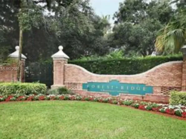 2957 Myrtle Oak Cir, Davie, FL 33328