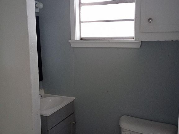 3rd image of 340 SE 3rd St #B