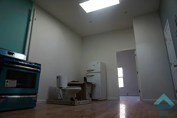 Rented by EXR | media 8