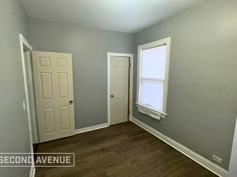 7555 S Prairie Ave — Photo 5