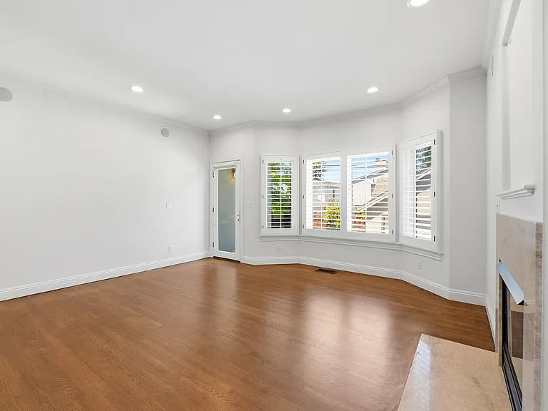 1506 Vancouver Ave — Photo 7
