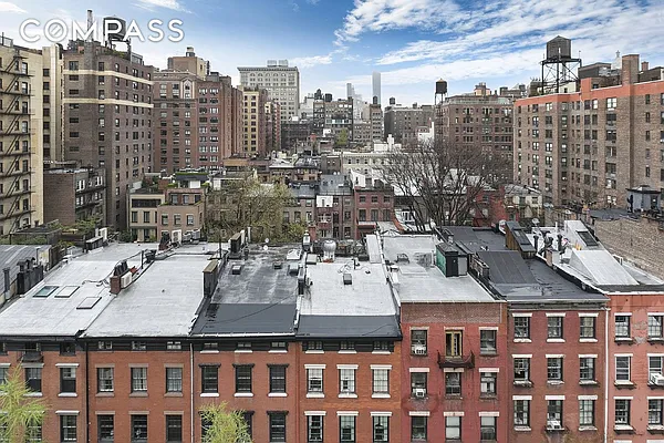 Sold by Compass | media 33