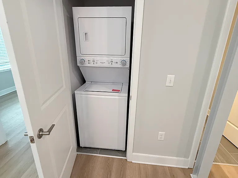 In apartment washer/dryer