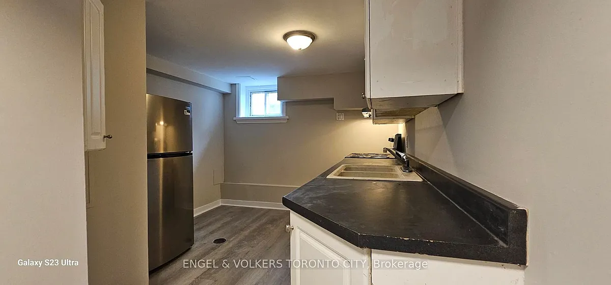 Building Photo - 46 Walter Ave S #B