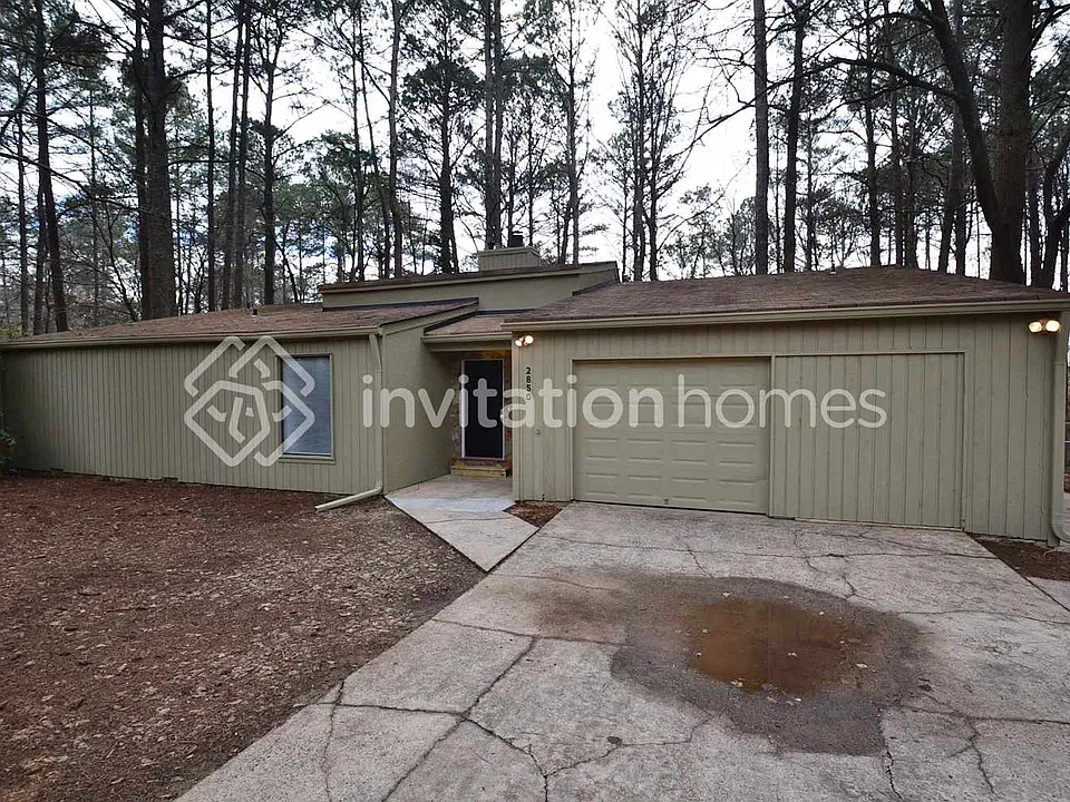 2850 Jacqueline Ln NE