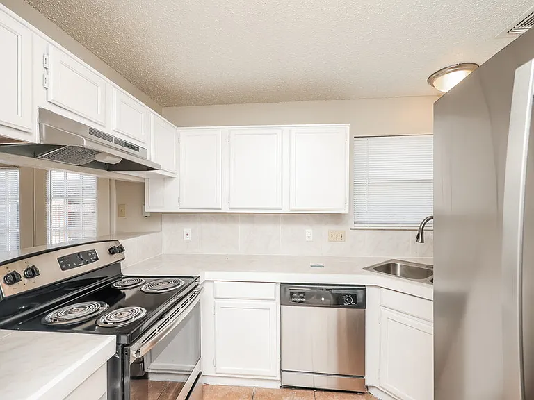 2728 Oak Bend Ln — Photo 9