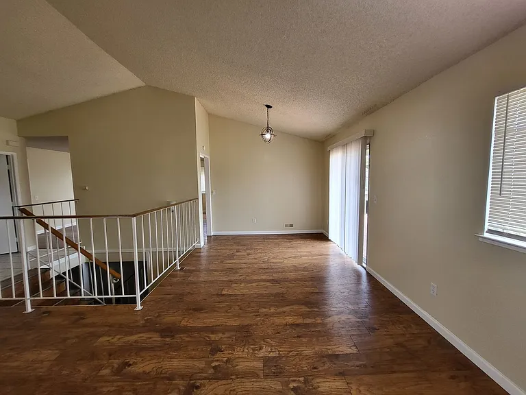 5215 Bayview Ave — Photo 6
