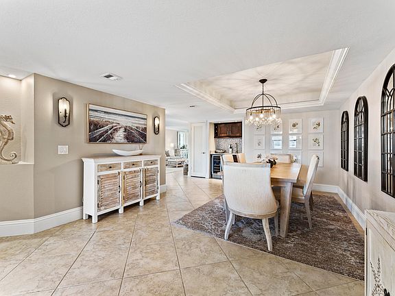 4th image of 911 Ocean Dr APT 306