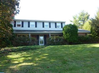 1210 Burnett Rd, Huntingdon Valley, PA 19006