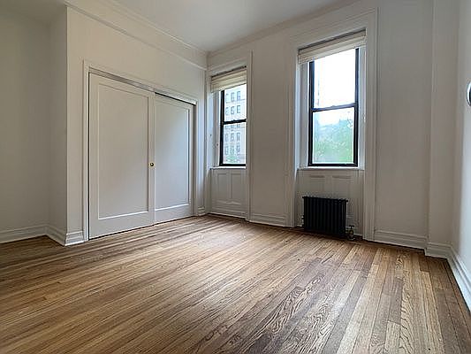 4th image of 821 Park Ave #3W