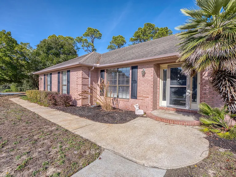 3 Neptune Dr — Photo 4
