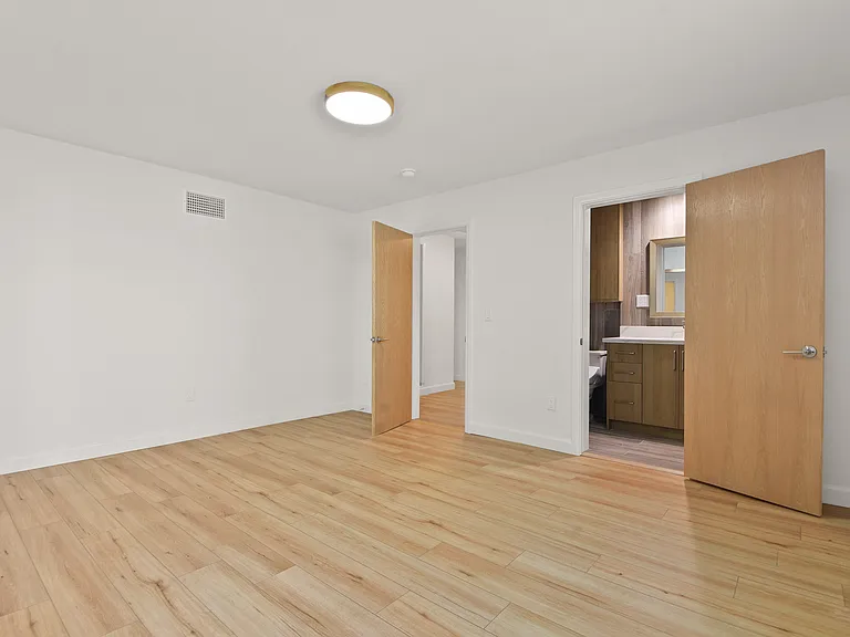 4217 Mesa St — Photo 14