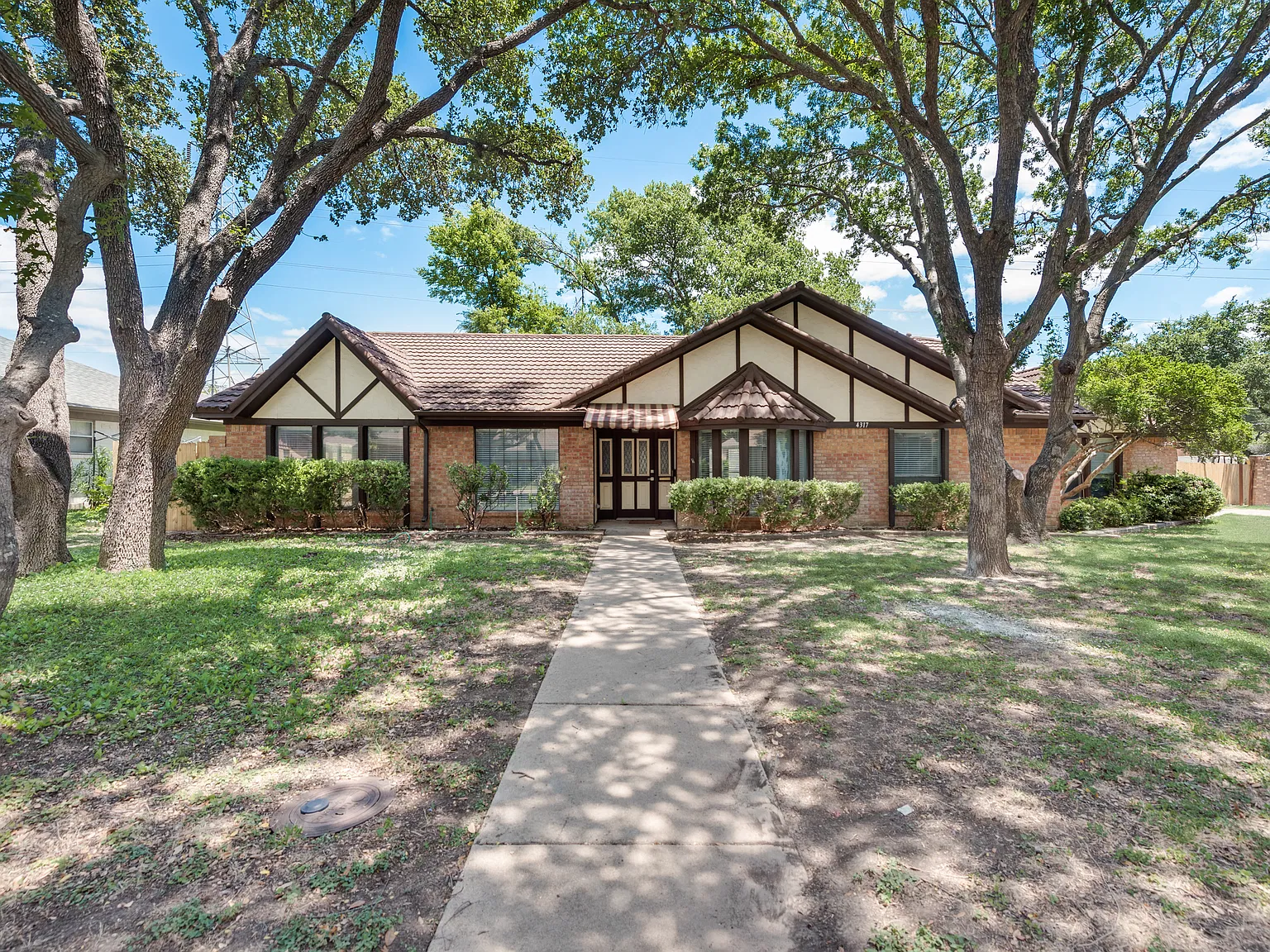 3 bed, 1991 sqft, $2,049 — Photo 3
