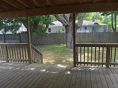 3 bed, 1224 sqft, $2,100 — Photo 2