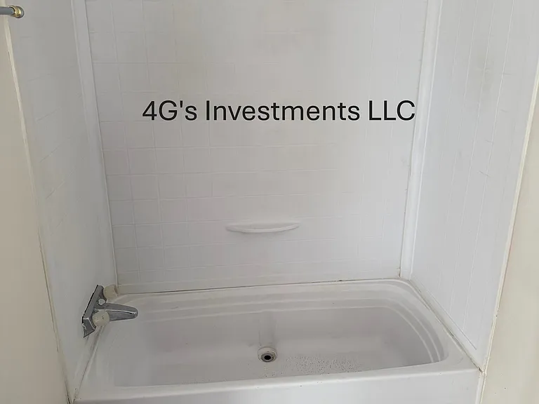 901 N Auburn Ave #17 — Photo 5